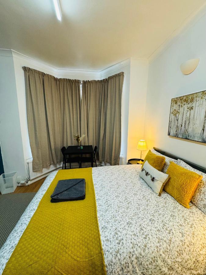 2 Bedrooms House Near Central Лондон Екстер'єр фото